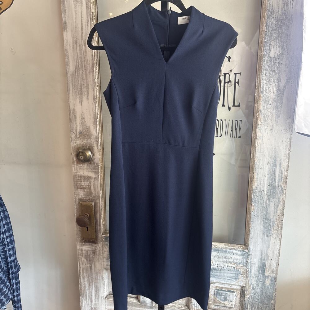 MM. LaFleur Dark Navy Blue V-Neck Sleeveless Aditi Sheath Dress Size 2